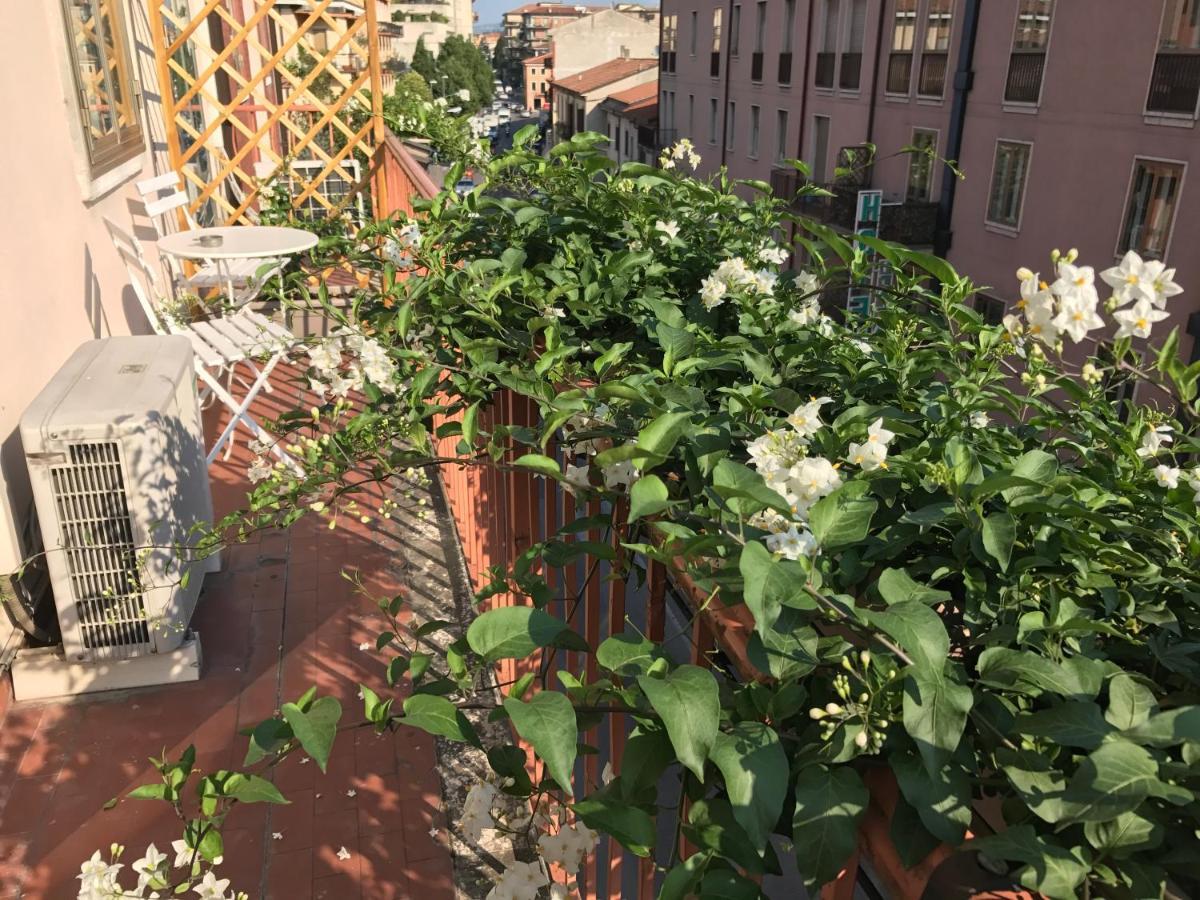 Fleur Blanche Acomodação com café da manhã Verona Exterior foto